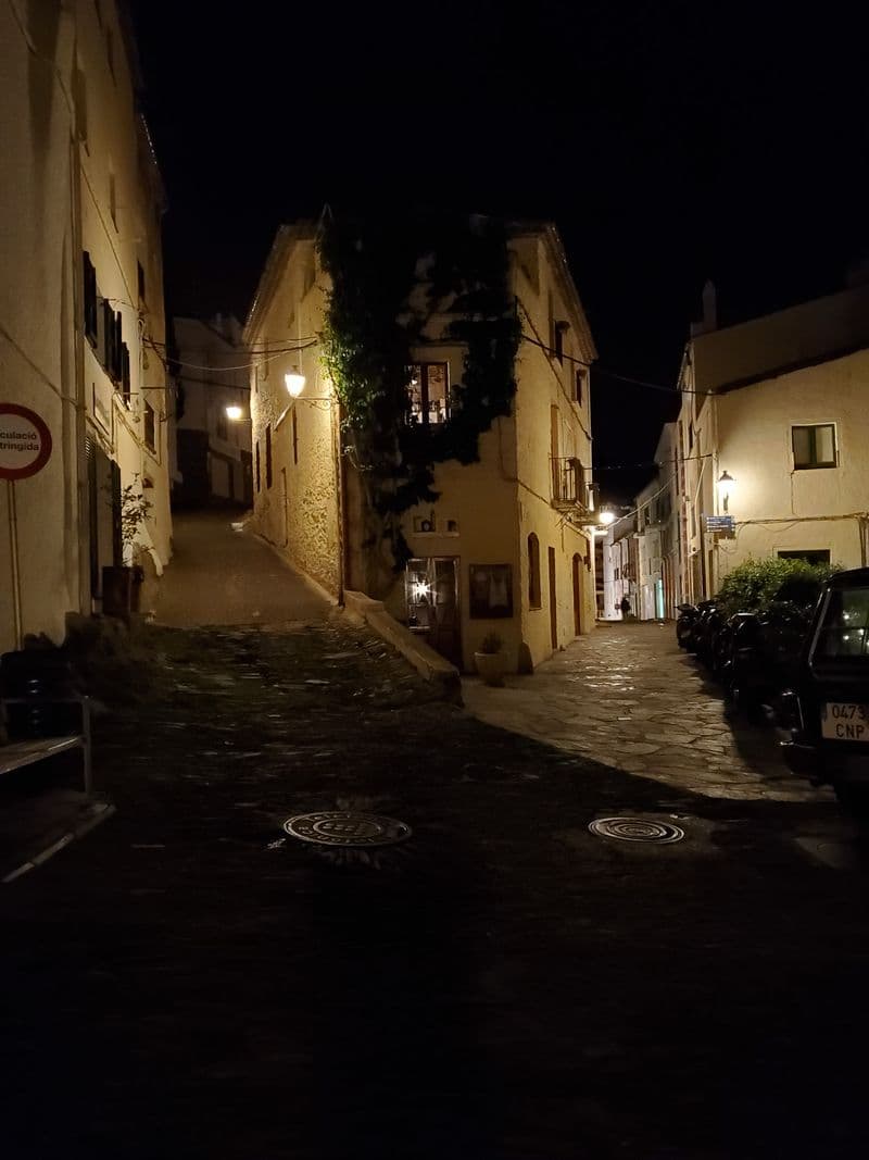 /photos/images/spain cadaques night street.jpg